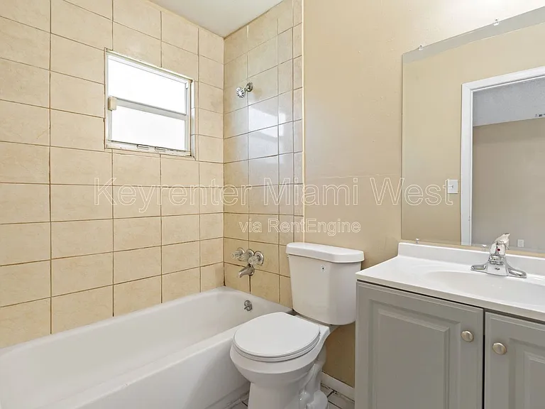 1022 NW 6th Ave #1 — Photo 10