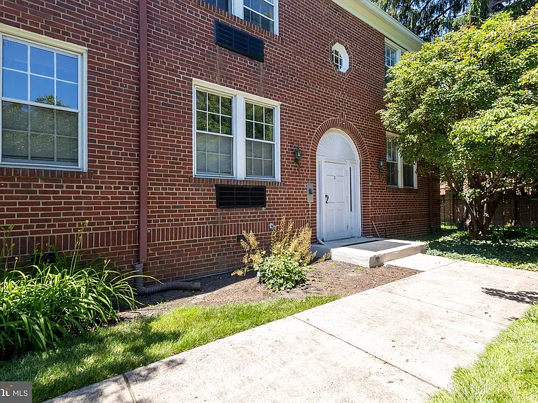 715 S Washington St #C11 — Photo 18