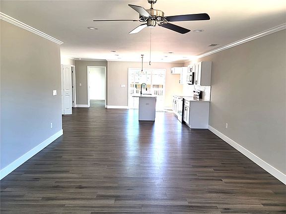4th image of 108 Longshore Dr