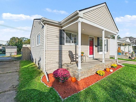 3rd image of 9098 Clippert St