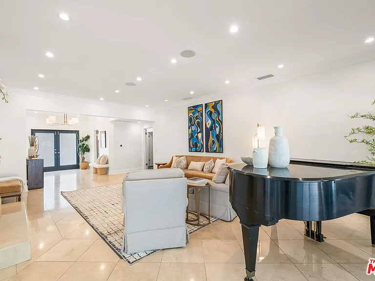9023 Alto Cedro Dr — Photo 21