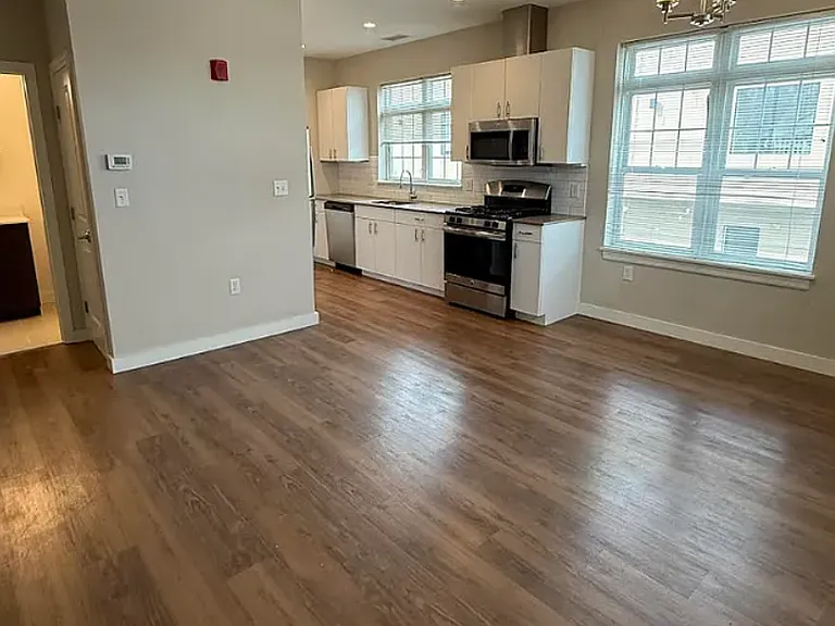 10 Myrtle St #2 — Photo 1