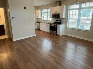 10 Myrtle St FLOOR 2, Waltham, MA 02453