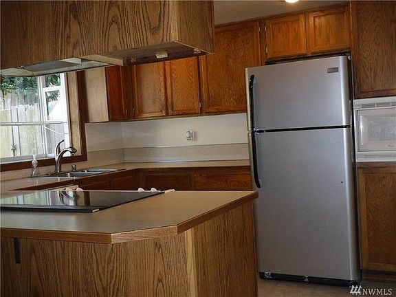 5th image of 4307 164th St SW APT 102