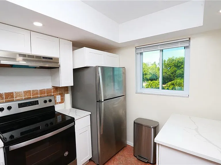 1004 Manatee Rd #H202 — Photo 4