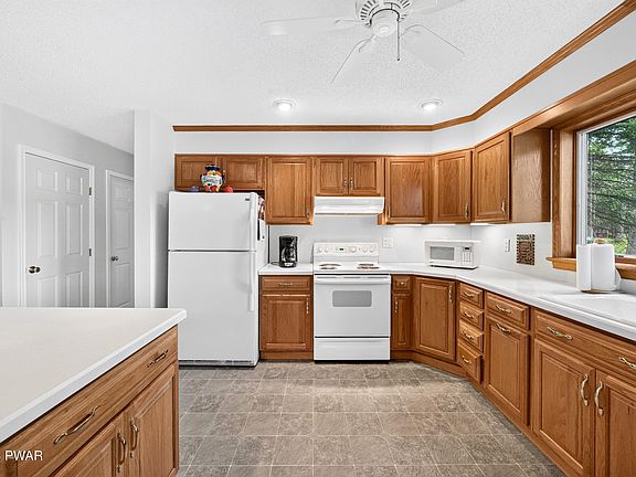 5th image of 430 W Shore Dr