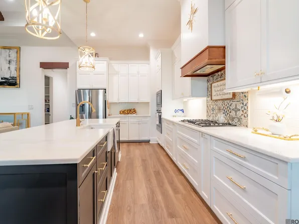 406 Last Quarter Dr, Youngsville, LA 70592