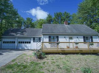 15 Raymond Rd, Deerfield, NH 03037