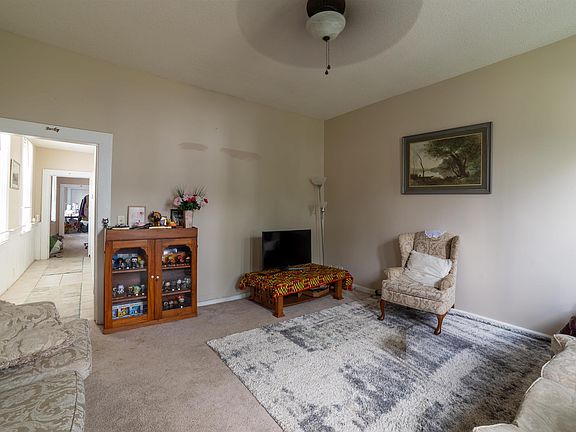 2nd image of 2732 W Virginia St