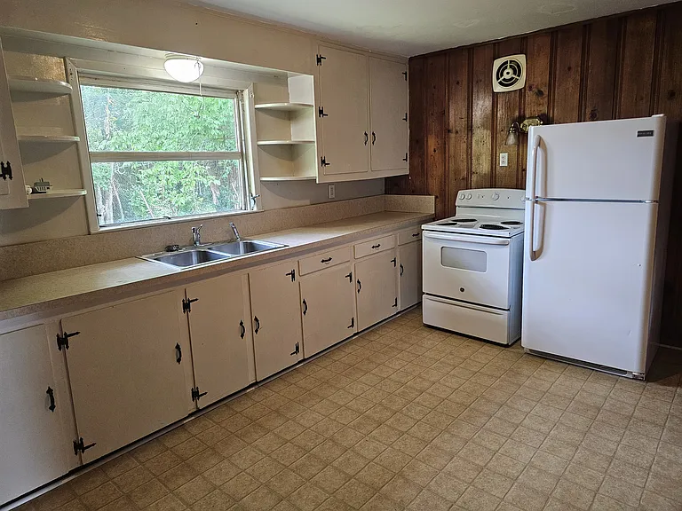 108 Divins Ct — Photo 4