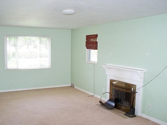 5th image of 1442 Chester St