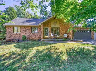 5422 Crestwood Dr, Newburgh, IN 47630