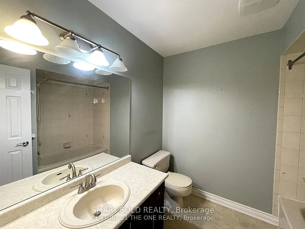 4 bed, $2,950 — Photo 4