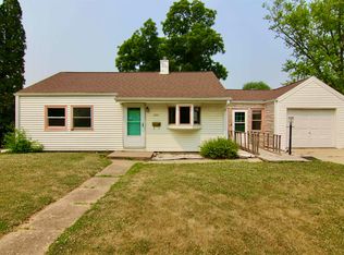2015 State St, Cedar Falls, IA 50613