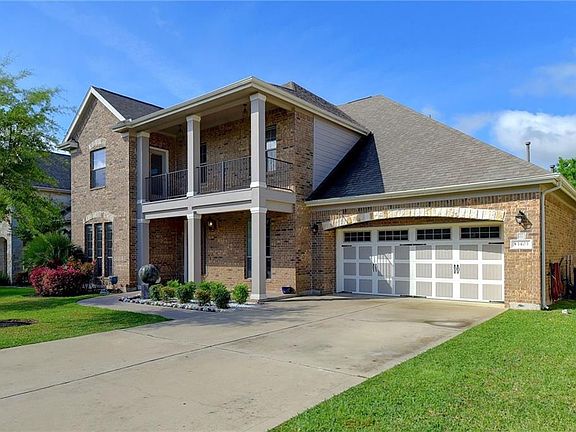 3rd image of 1403 Pendleton Dr