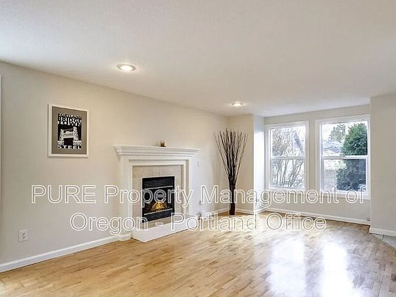 4th image of 310 NE Morris St