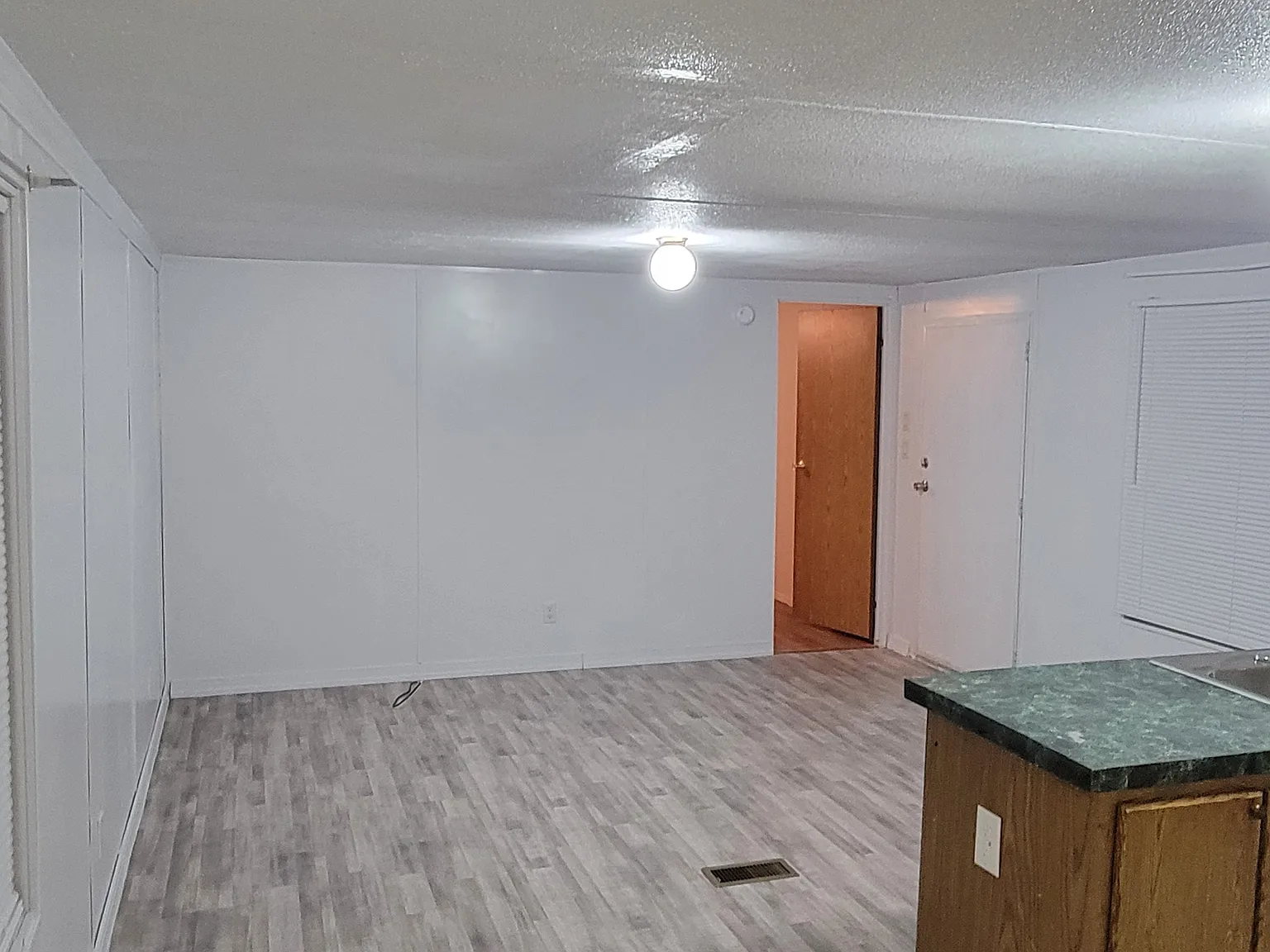 2 bed, 700 sqft, $650 — Photo 4