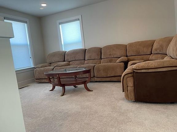4th image of 533 Shorthorn Way
