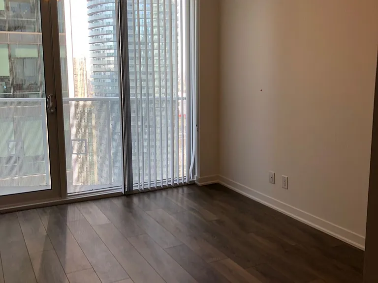 100 Harbour St #3911 — Photo 5