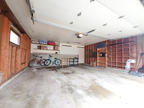 2 car attached car garage with opener