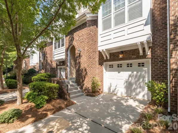 11194 Bridgewater Dr, Huntersville, NC 28078