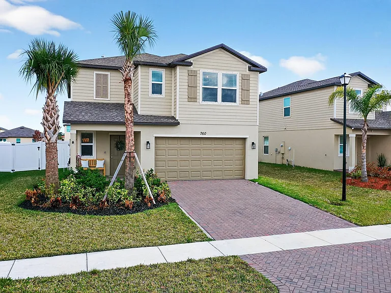 760 Carlyle Way — Photo 18