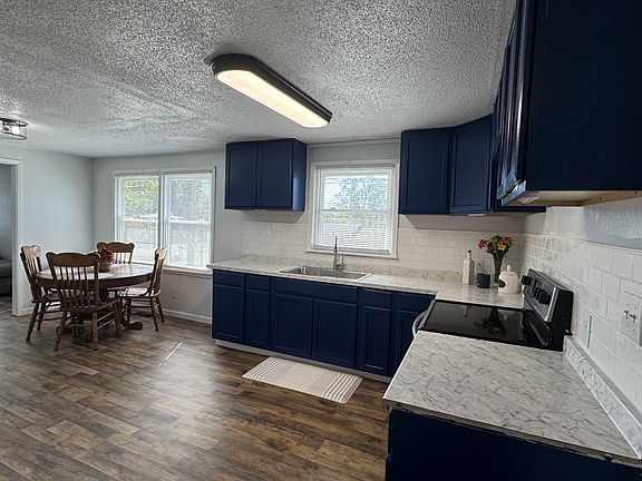 4th image of 810 W End Ave