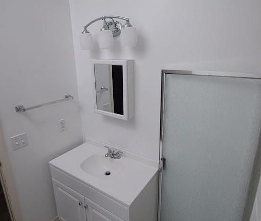 5th image of 61A Country Dr E #61