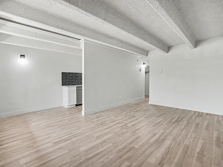 Golden Apartments — Photo 10