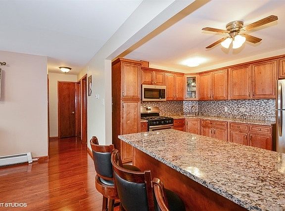 5th image of 11024 S Kilpatrick Ave #9