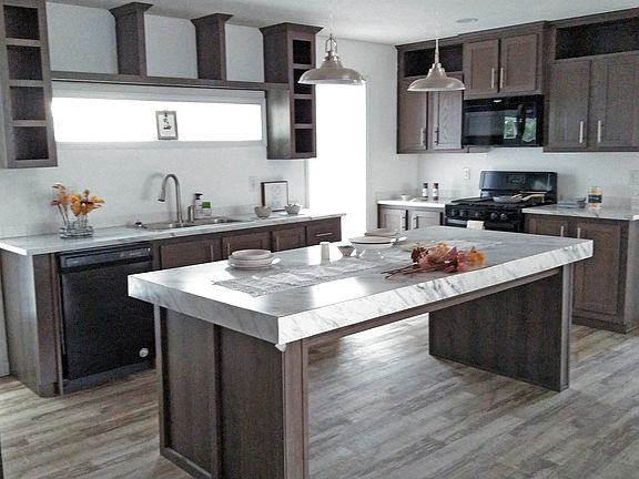 3rd image of 24 Gaywood Dr