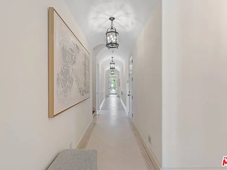 300 N Dianthus St — Photo 31