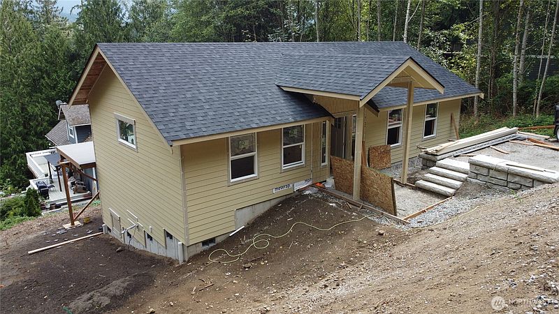 3rd image of 392 W Alder Drive