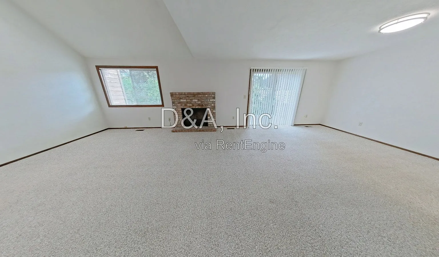 3 bed, 1.5 bath, 1470 sqft, $2,595 — Photo 3