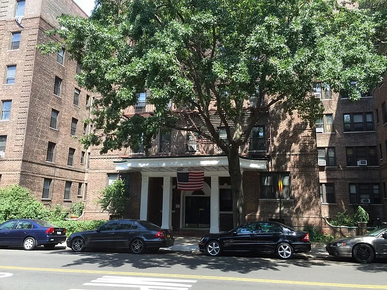 41-15 50th Ave #2K — Photo 1