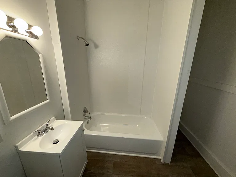133 W 13th St #3 — Photo 8