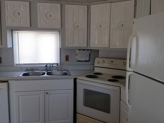 3rd image of 895 Eve Dr #895