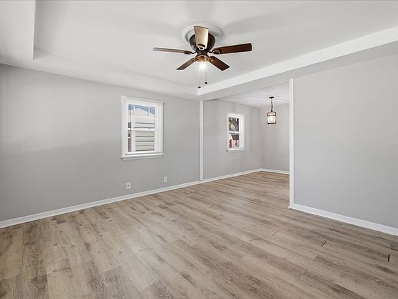 2nd image of 3057 Dawson St