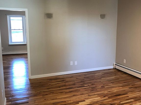 3rd image of 1903 W 8th St #2