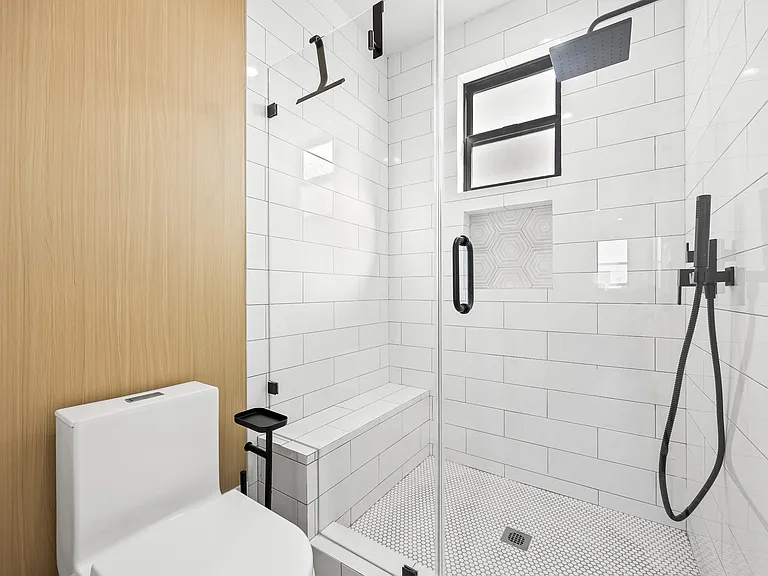 212 W 64th St #D — Photo 39