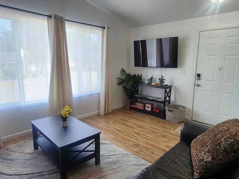 4190 Hillside Ct — Photo 4