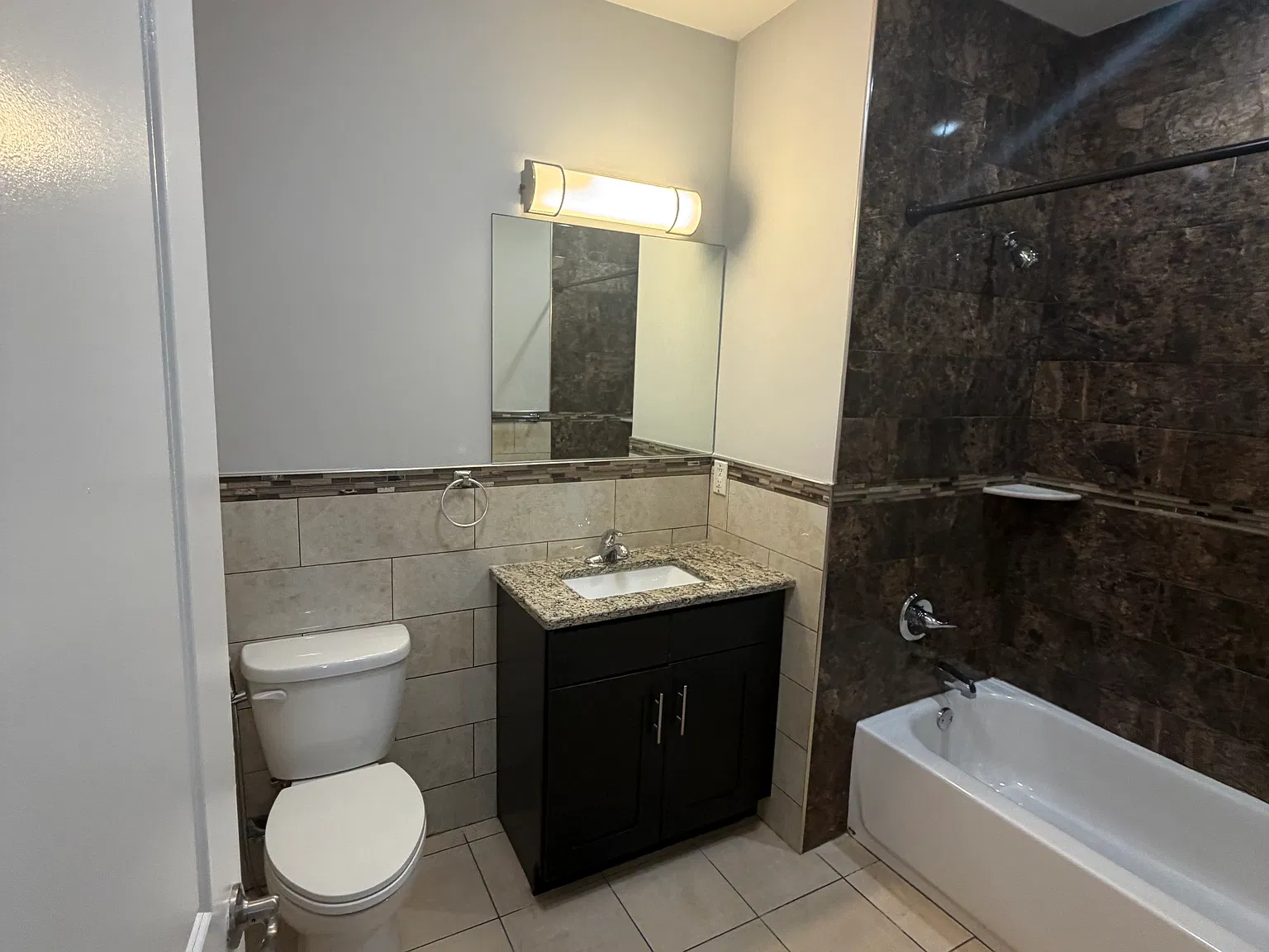 1 bed, 770 sqft, $2,200 — Photo 4