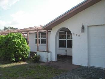 2nd image of 890 Camellia Dr
