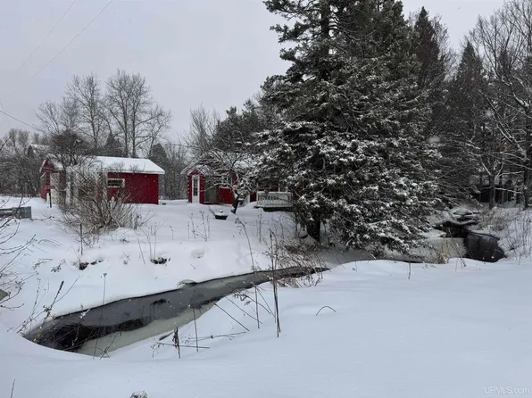 N5696 Jarvinen Rd, Skandia, MI 49885