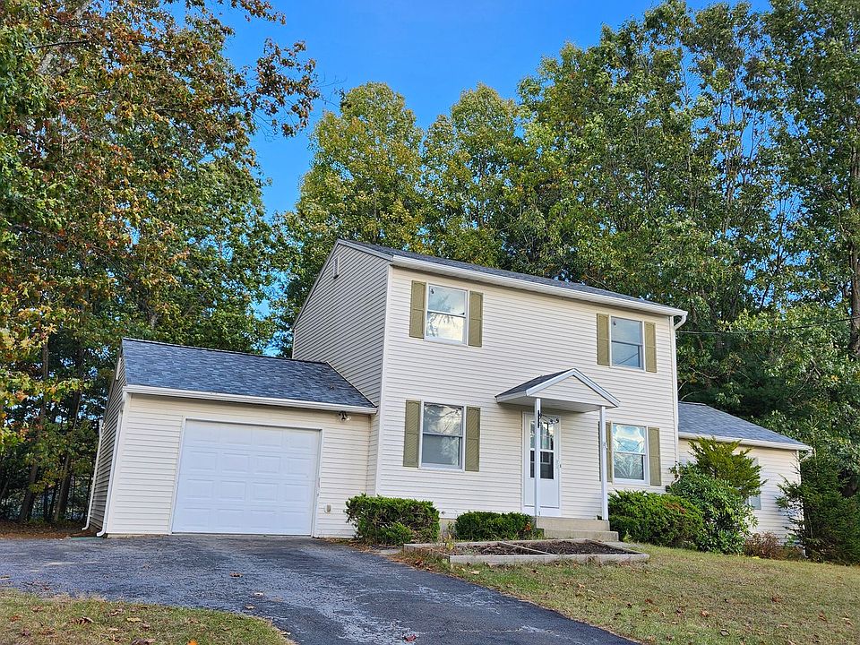 1st image of 12 Madeline Dr