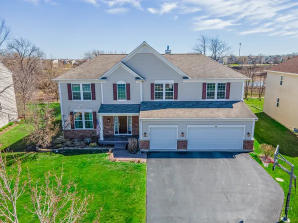 3516 Chancery Ln, Carpentersville, IL 60110