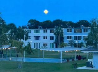 4895 Bay St NE, Saint Petersburg, FL 33703