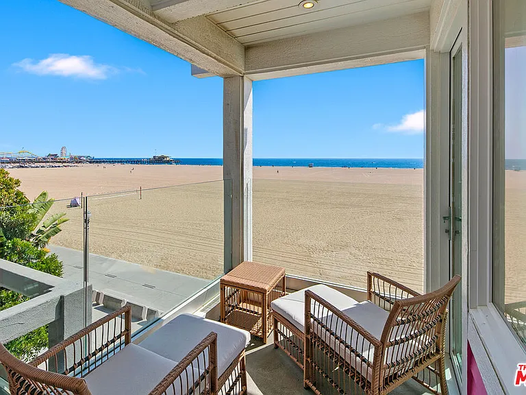 1341 Palisades Beach Rd — Photo 42