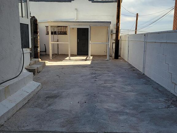 3rd image of 1512 N Stanton St Unit B