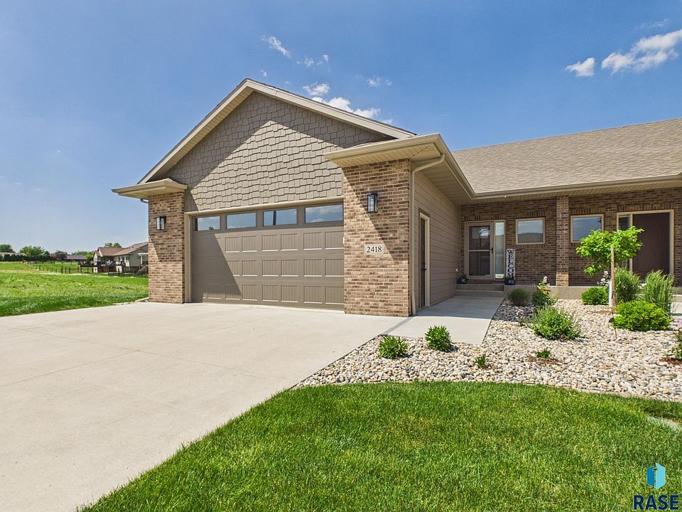 1st image of 2418 E Joshua Cir